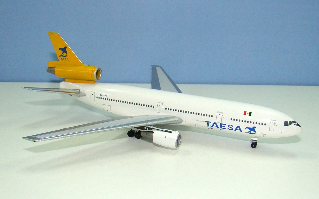 TAESA McDonnell Douglas DC-10-30 XA-SYE Aeroclassics 1:400 Scale Model Airliner