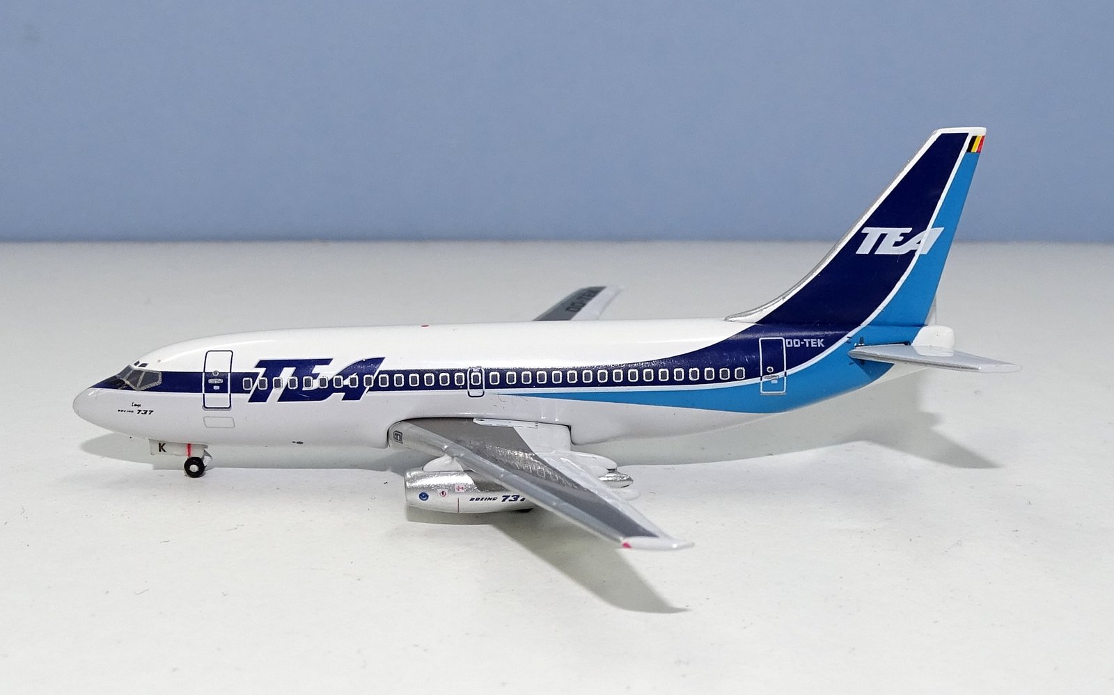 Trans European Airways Boeing 737-2M8 OO-TEK Aeroclassics 1:400 Scale Model Airliner