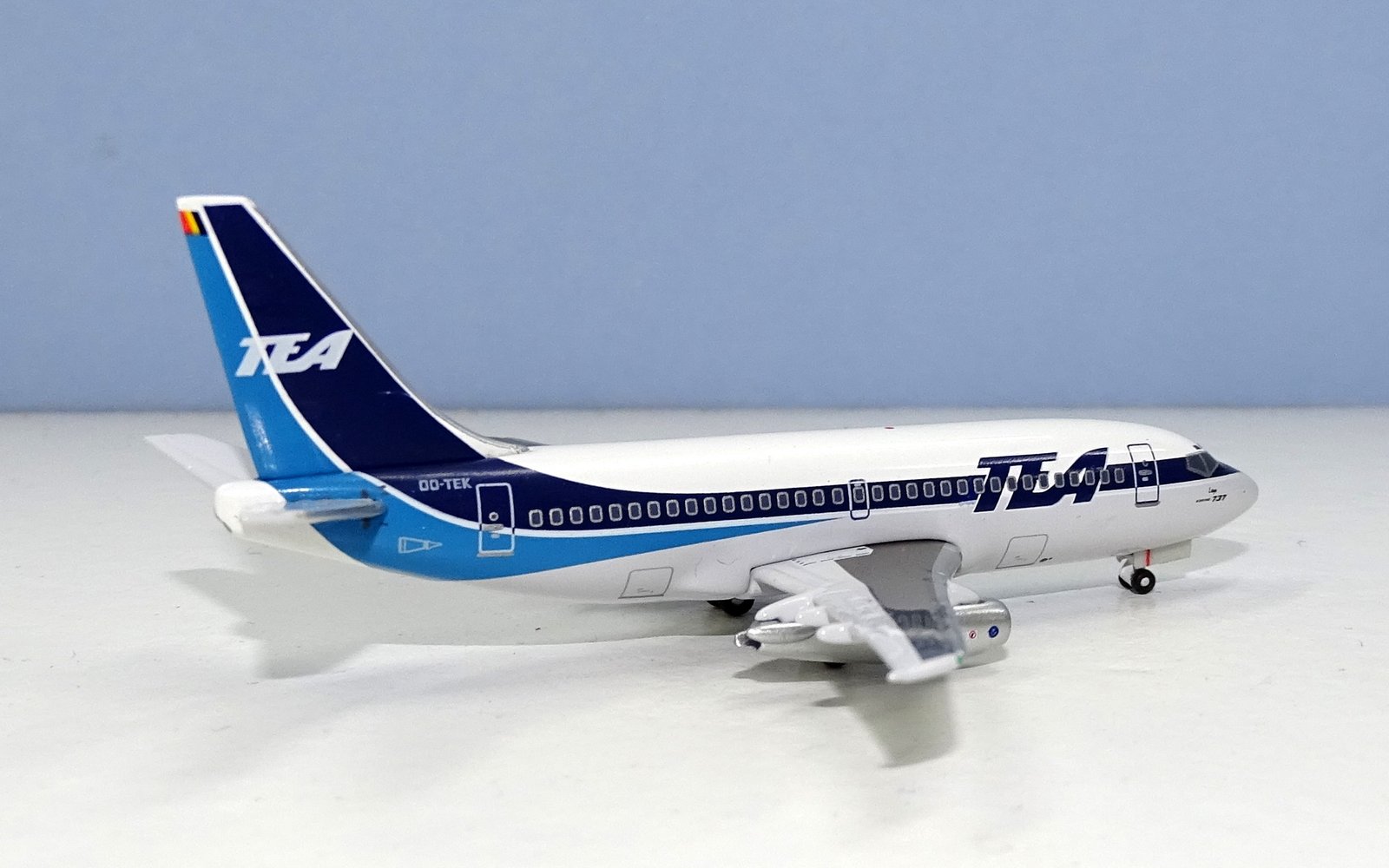 Trans European Airways Boeing 737-2M8 OO-TEK Aeroclassics 1:400 Scale Model Airliner