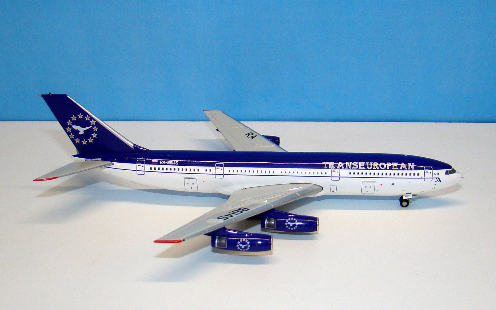 Transeuropean Airlines Ilyushin IL-86 RA-86145 JC Wings 1:400 Scale Model Airliner