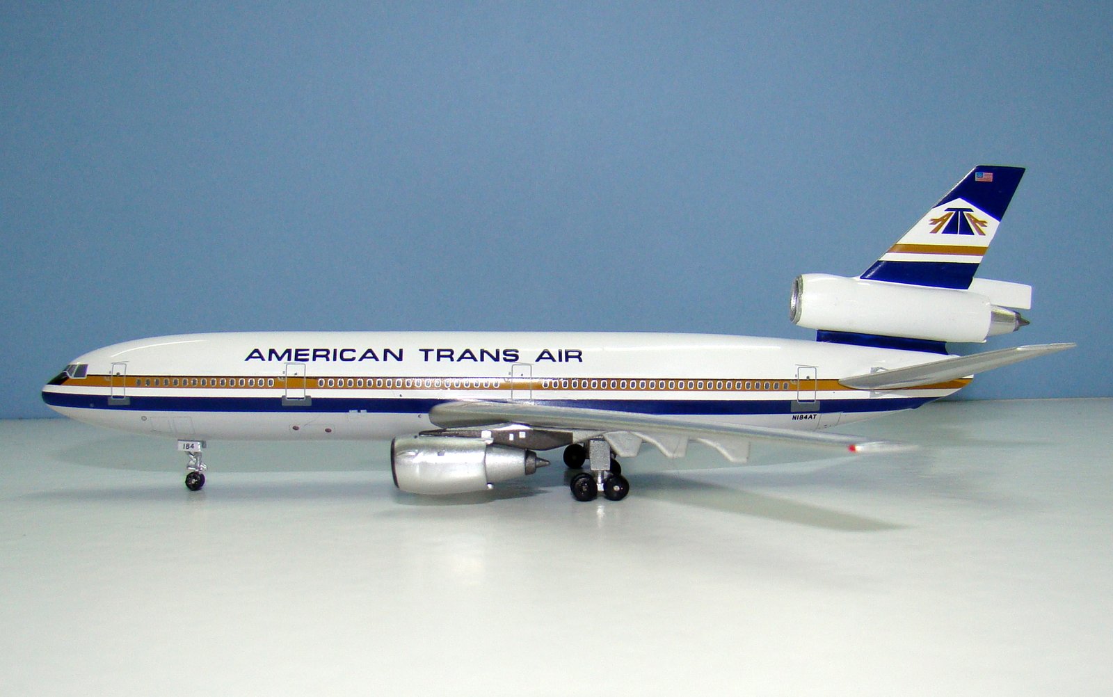 American Trans Air McDonnell Douglas DC-10-40 N184AT Aeroclassics 1:400 Scale Model Airliner