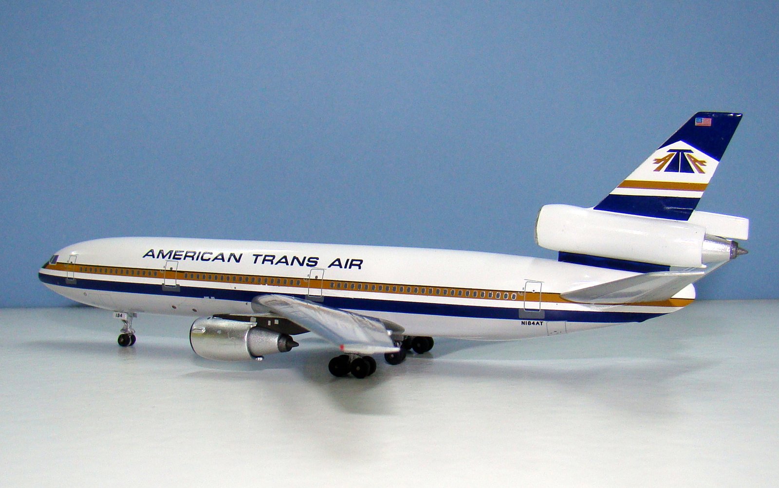 American Trans Air McDonnell Douglas DC-10-40 N184AT Aeroclassics 1:400 Scale Model Airliner