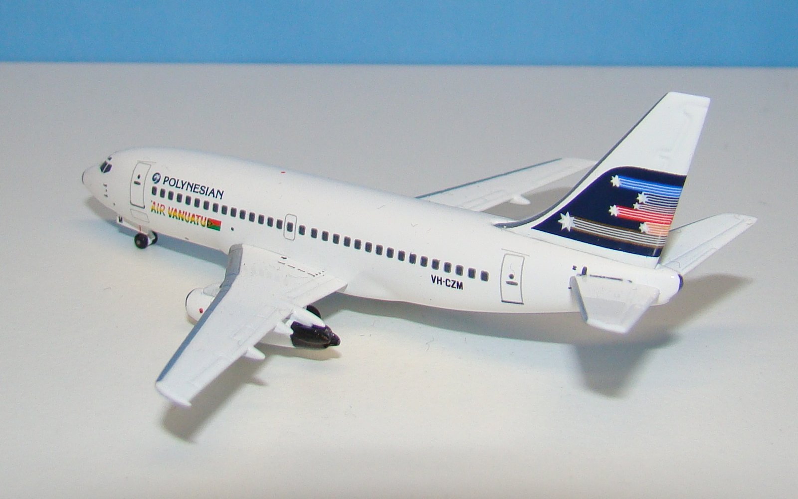Polynesian/Air Vanuatu Boeing 737-200 VH-CZM Aeroclassics 1:400 Scale Model Airliner