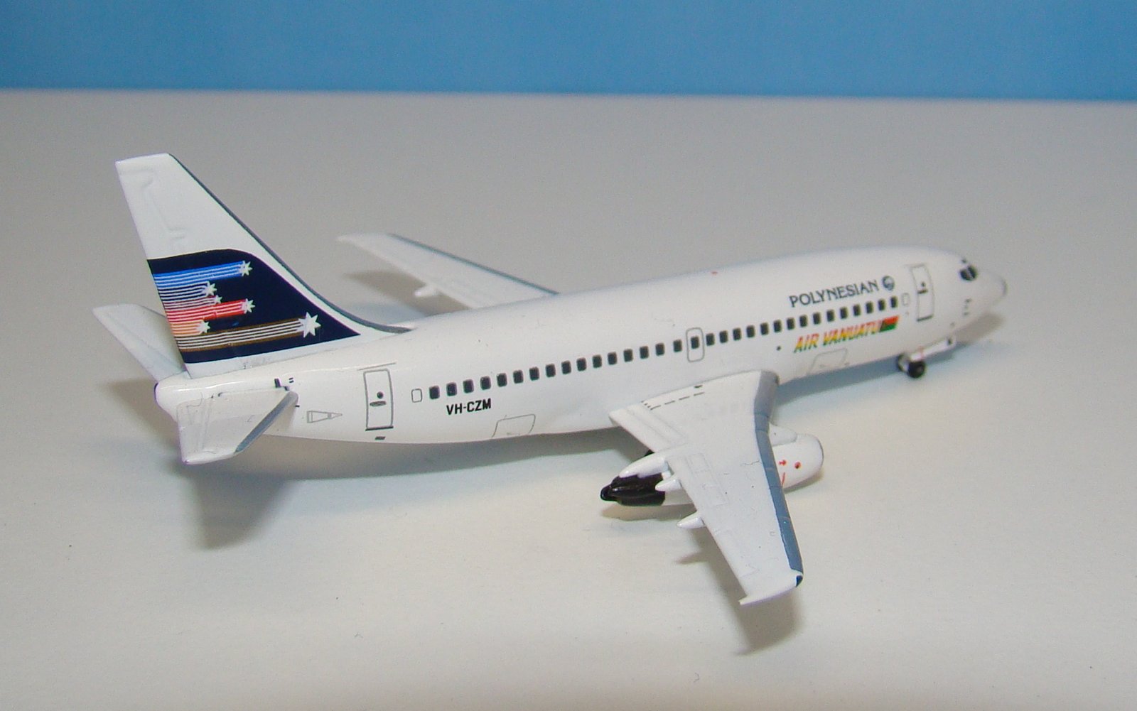 Polynesian/Air Vanuatu Boeing 737-200 VH-CZM Aeroclassics 1:400 Scale Model Airliner