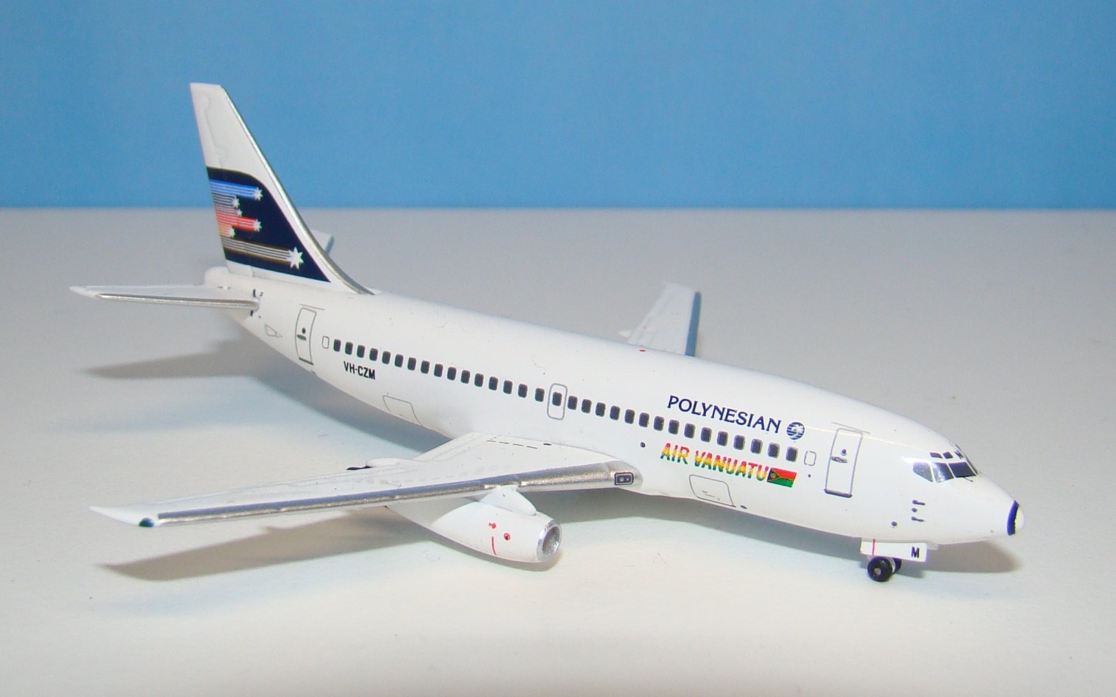 Polynesian/Air Vanuatu Boeing 737-200 VH-CZM Aeroclassics 1:400 Scale Model Airliner