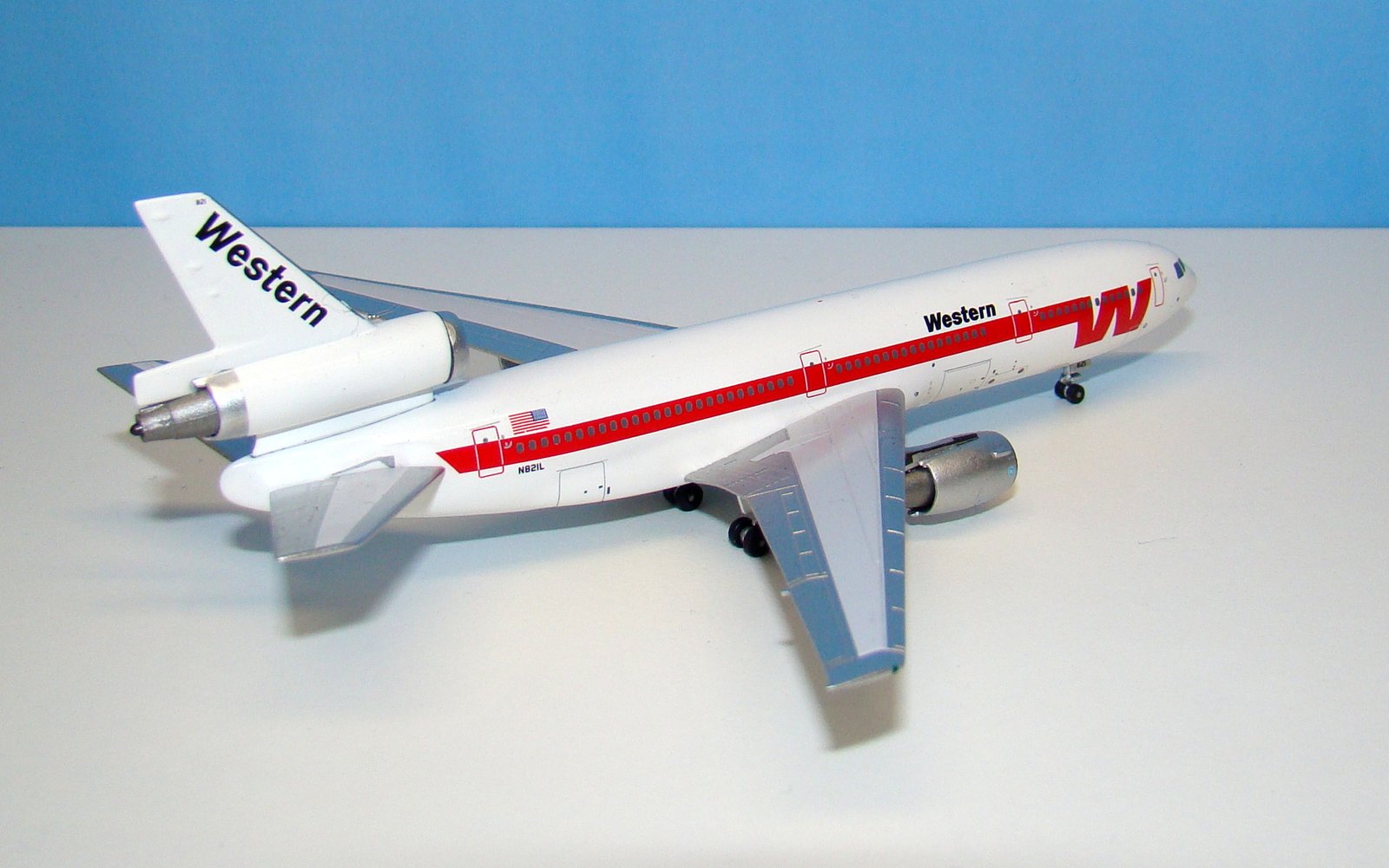 Western Airlines McDonnell Douglas DC-10-30 N821L Aeroclassics 1:400 Scale Model Airliner