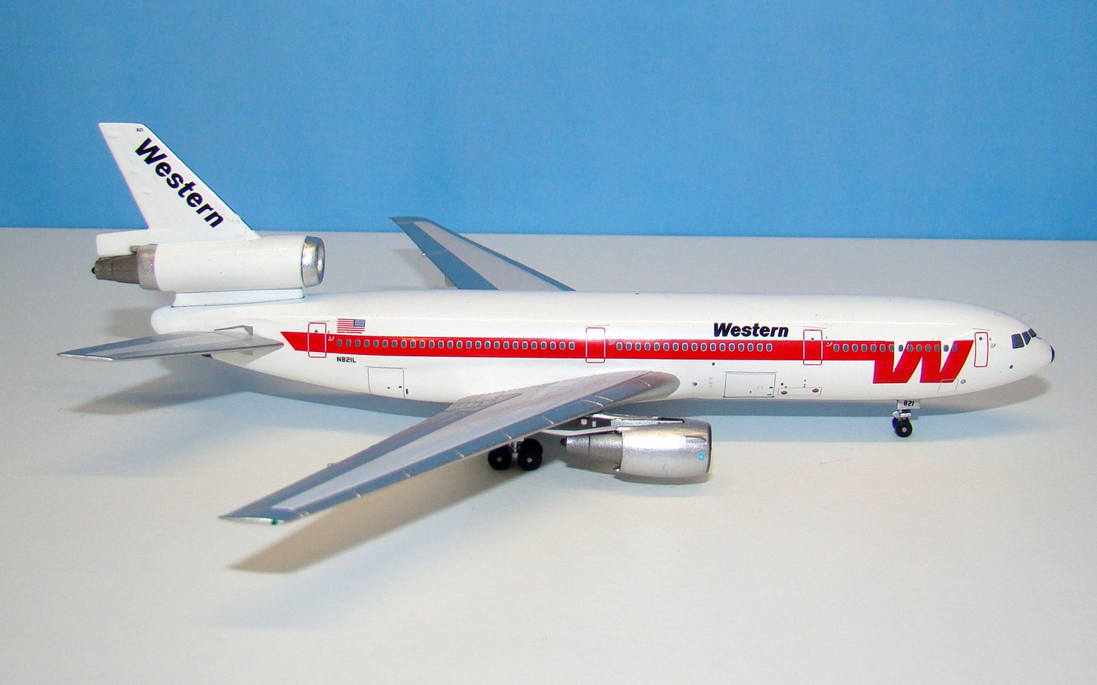 Western Airlines McDonnell Douglas DC-10-30 N821L Aeroclassics 1:400 Scale Model Airliner