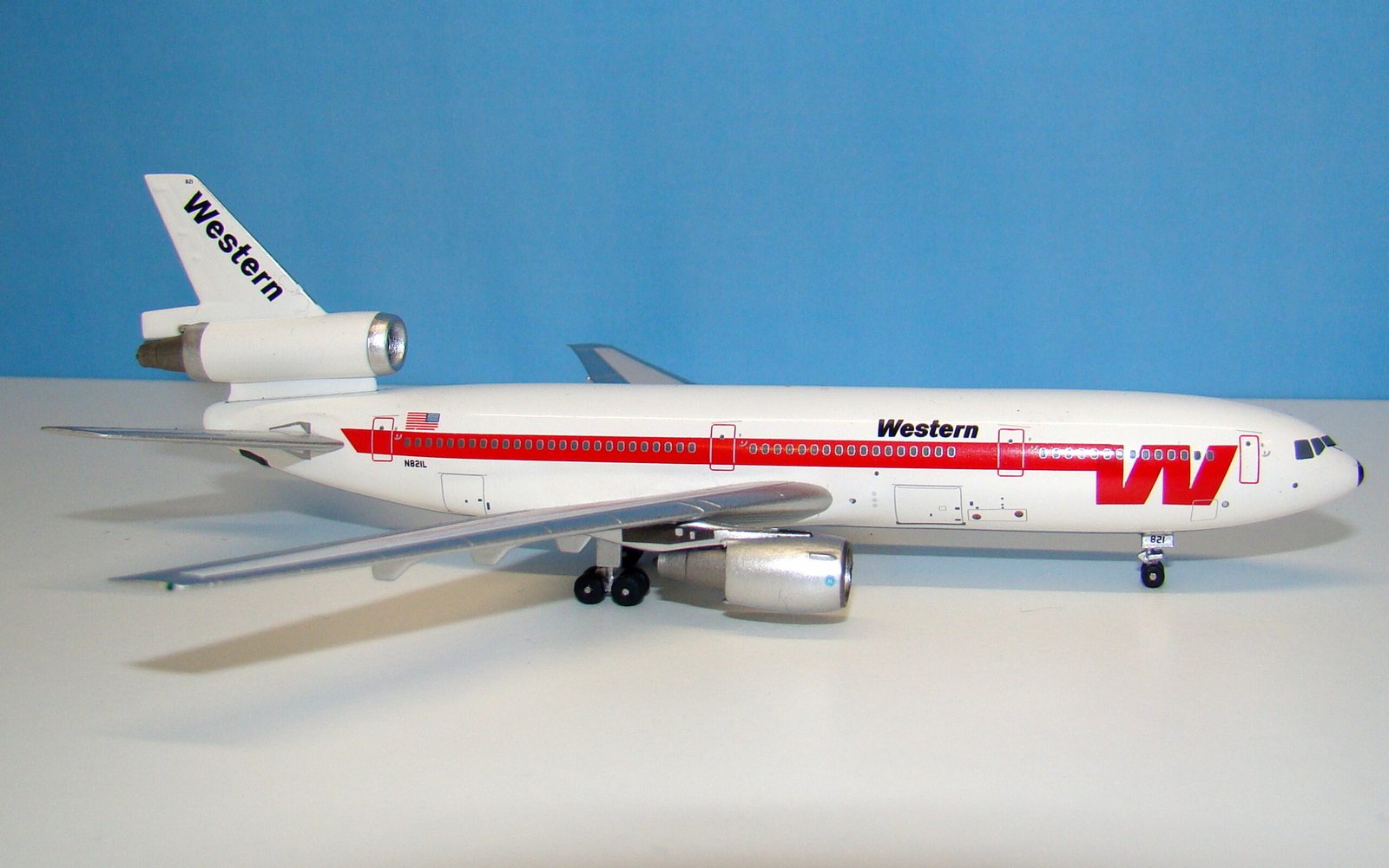 Western Airlines McDonnell Douglas DC-10-30 N821L Aeroclassics 1:400 Scale Model Airliner