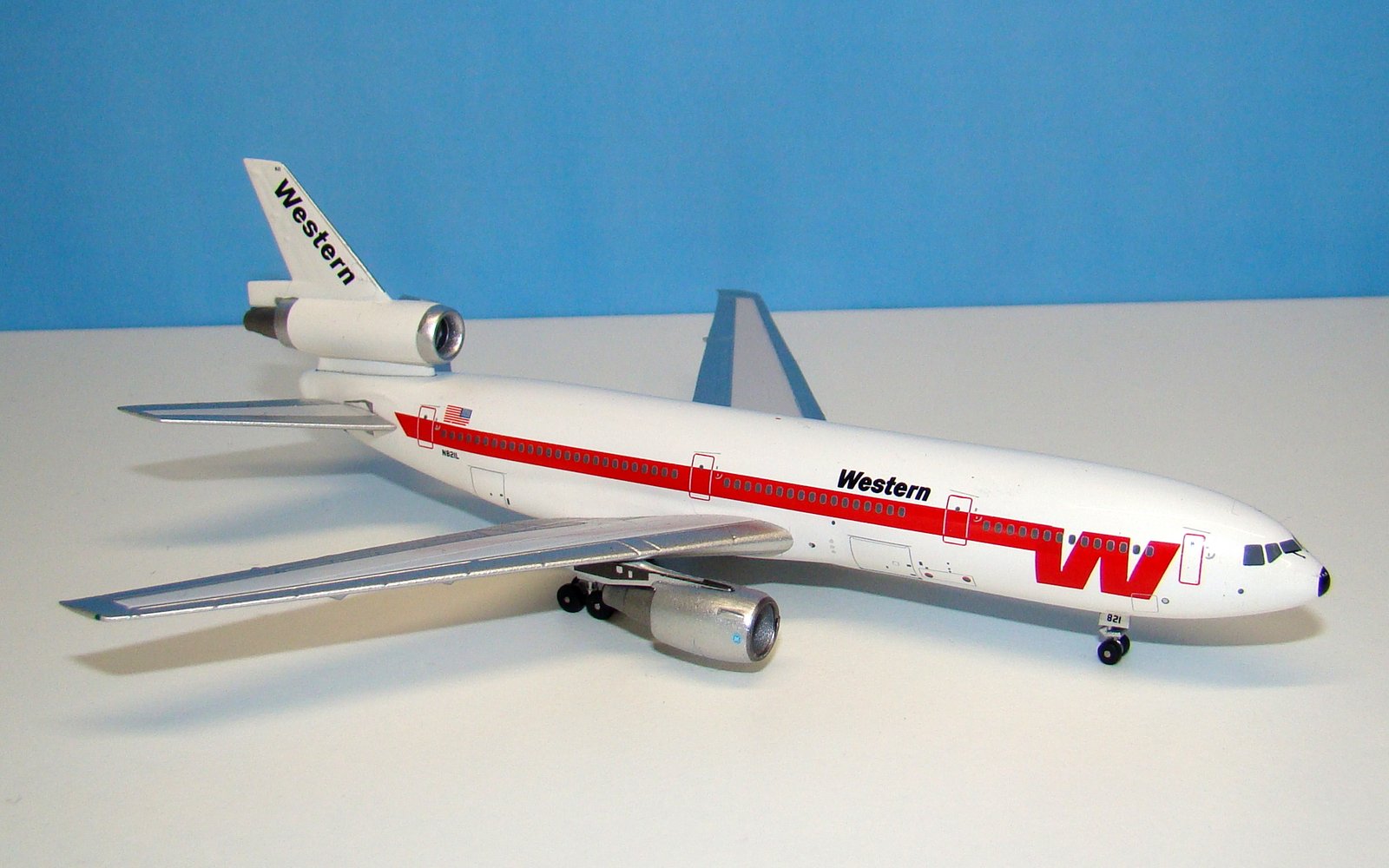 Western Airlines McDonnell Douglas DC-10-30 N821L Aeroclassics 1:400 Scale Model Airliner