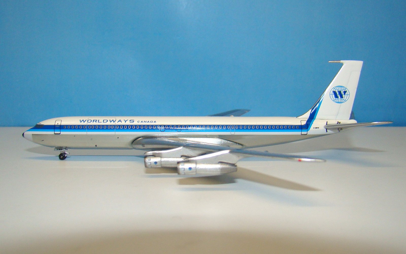 Worldways Canada Boeing 707-338C C-GRYN Aeroclassics 1:400 Scale Model Airliner