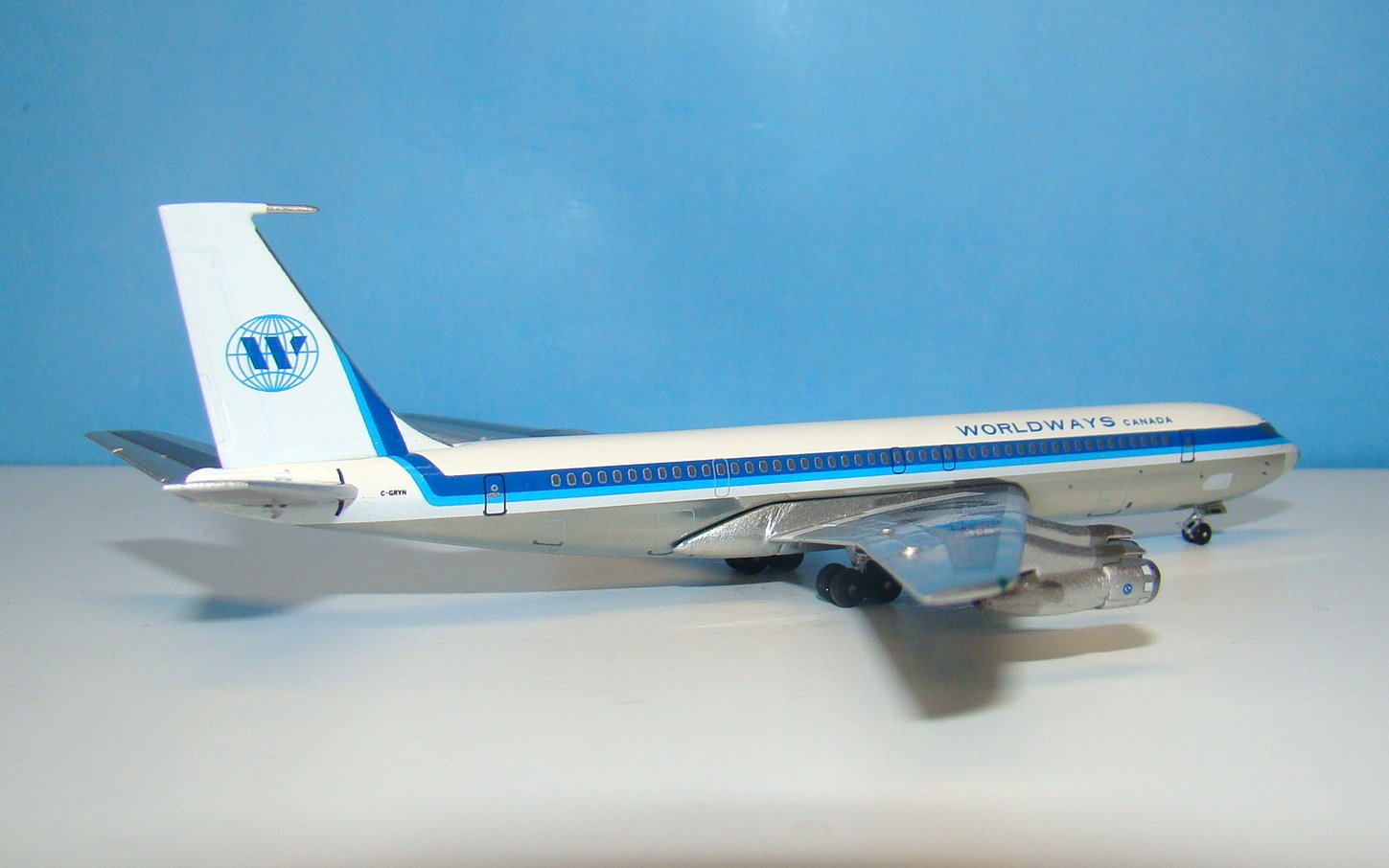 Worldways Canada Boeing 707-338C C-GRYN Aeroclassics 1:400 Scale Model Airliner