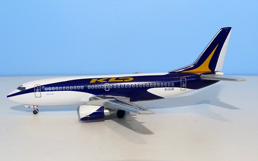 KD Avia Boeing 737-300 EI -DJR Herpa 1:400 Scale Model