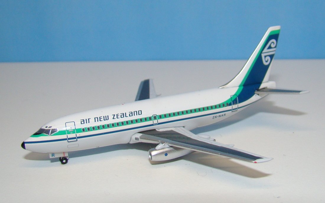 Air New Zealand Boeing 737-219Adv ZK-NAR Aeroclassics 1:400 Scale Model Airliner
