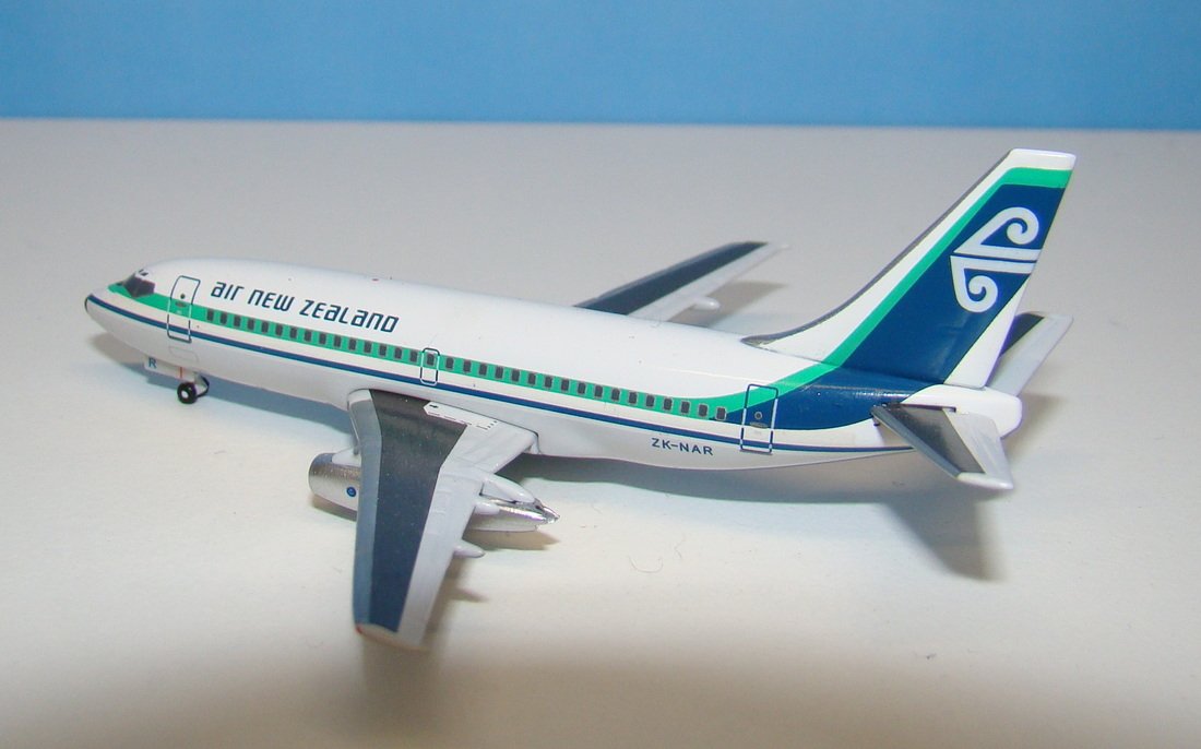 Air New Zealand Boeing 737-219Adv ZK-NAR Aeroclassics 1:400 Scale Model Airliner