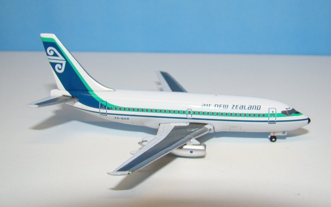 Air New Zealand Boeing 737-219Adv ZK-NAR Aeroclassics 1:400 Scale Model Airliner