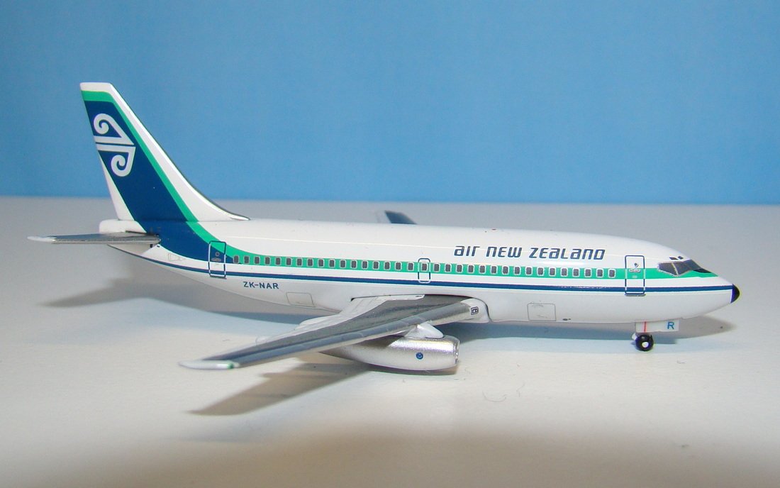 Air New Zealand Boeing 737-219Adv ZK-NAR Aeroclassics 1:400 Scale Model Airliner