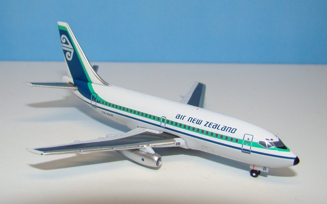 Air New Zealand Boeing 737-219Adv ZK-NAR Aeroclassics 1:400 Scale Model Airliner