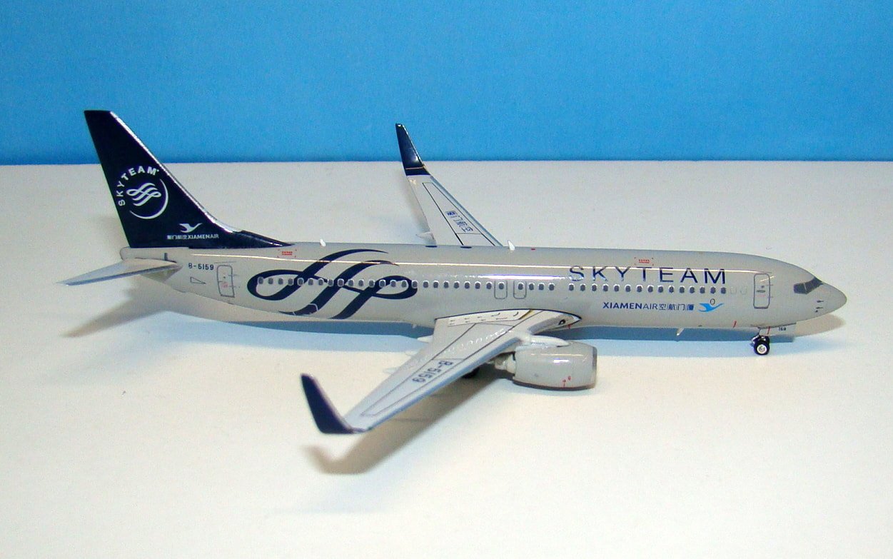 Xiamen Airlines Boeing 737-800 B-5159 by Phoenix Models