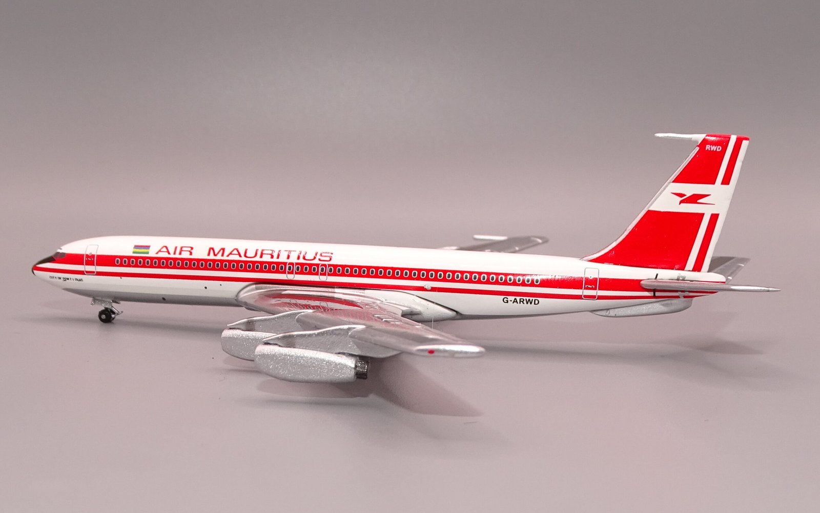 AIRMAURITIUS_B707_G-ARWD_06