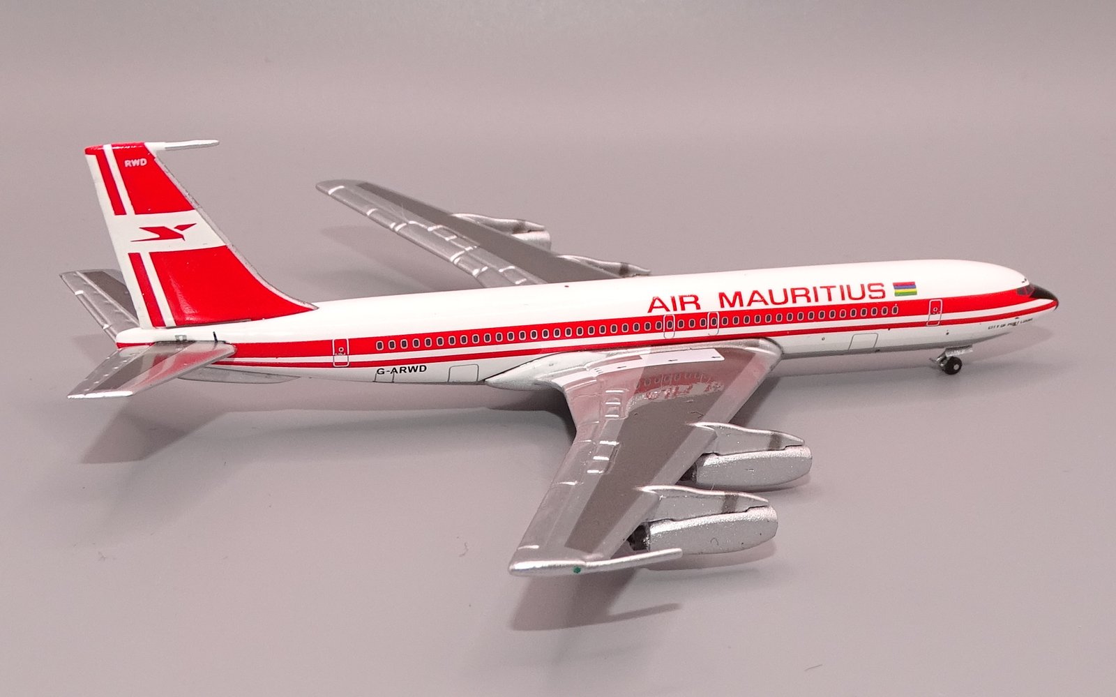 AIRMAURITIUS_B707_G-ARWD_09
