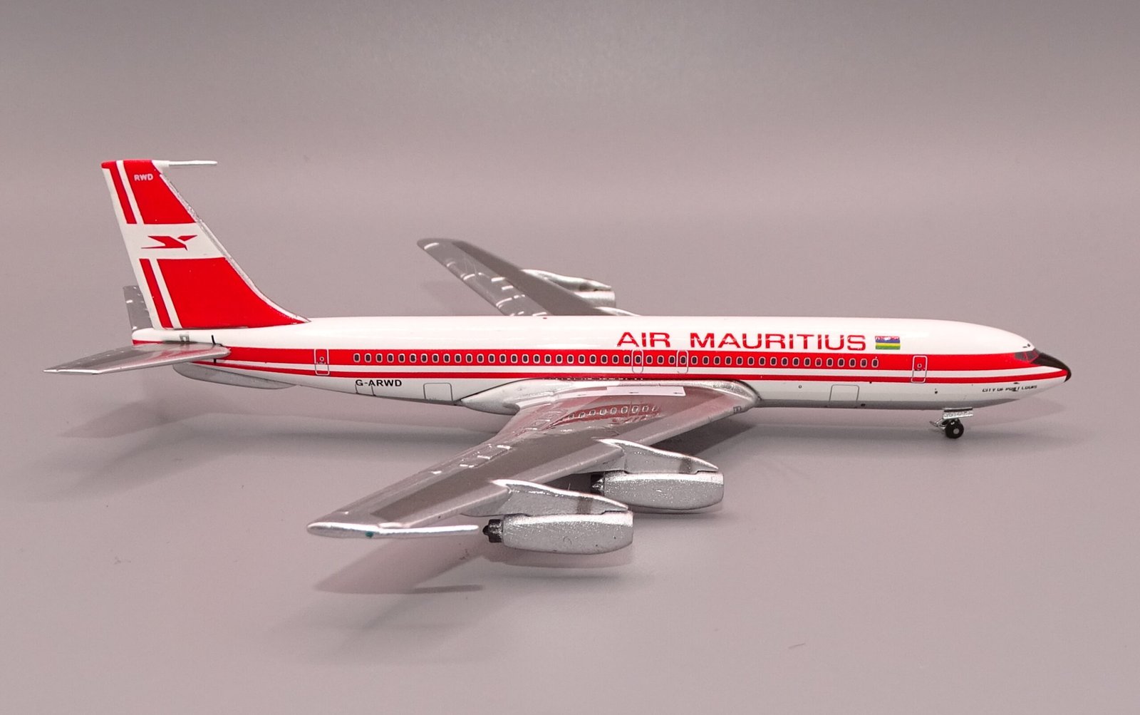 AIRMAURITIUS_B707_G-ARWD_11