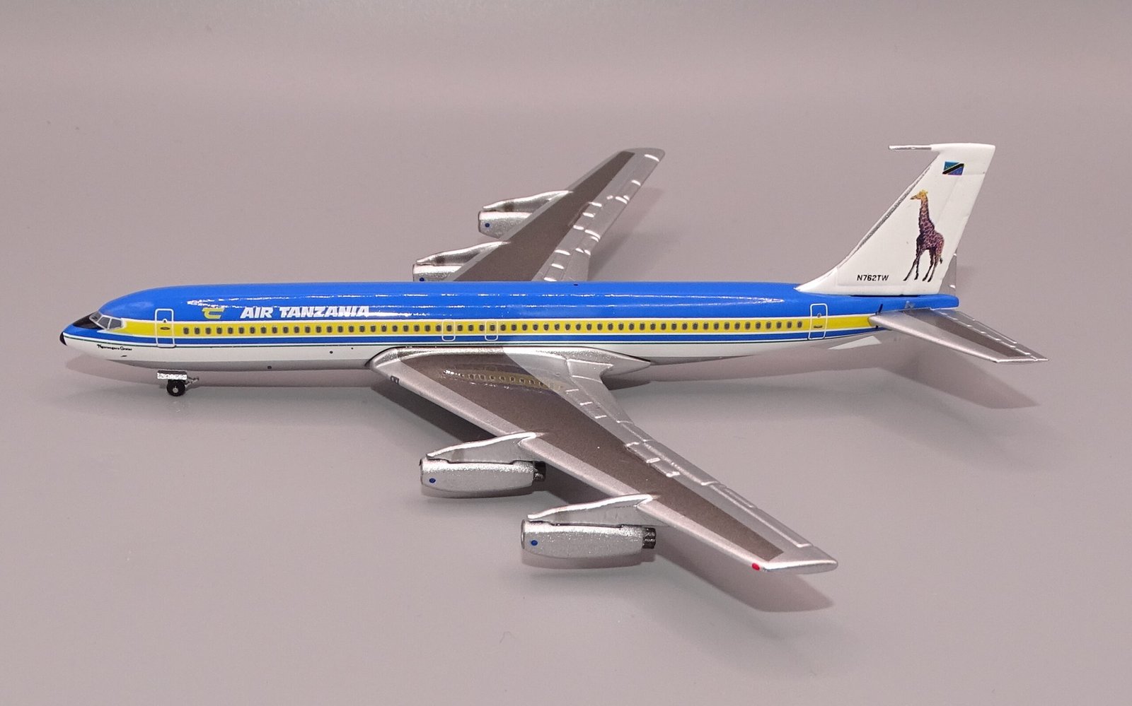 AIRTANZANIA_B707_N762TW_04
