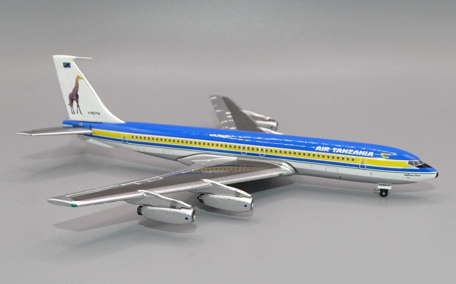 AIRTANZANIA_B707_N762TW_12