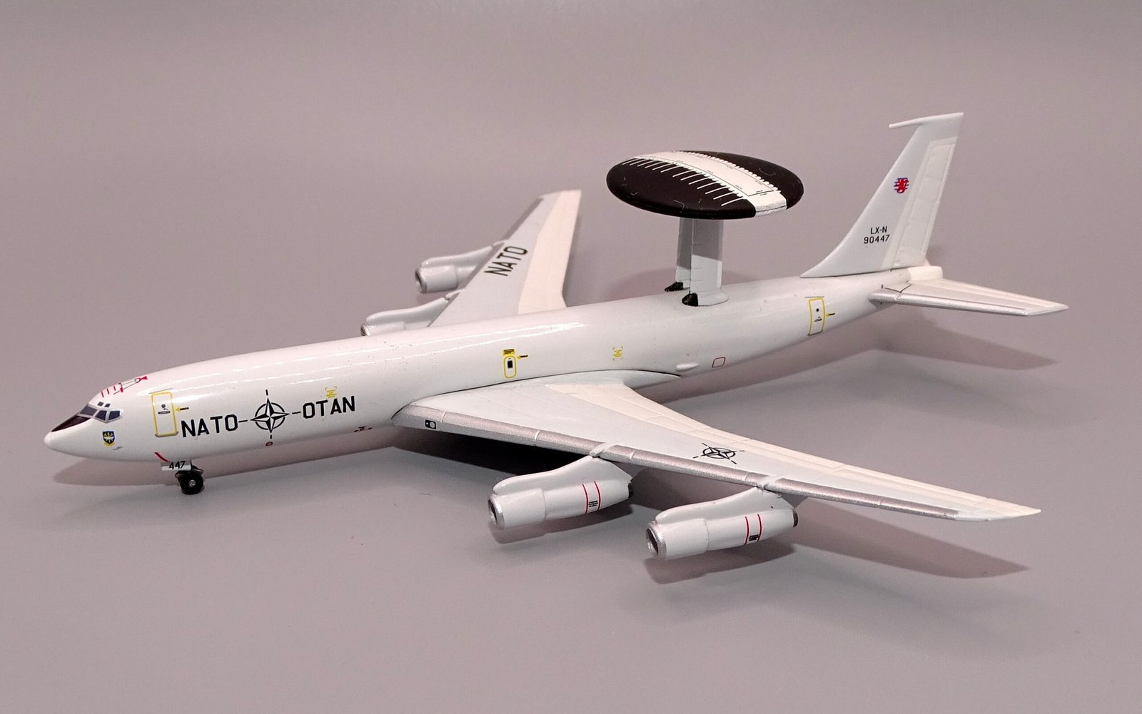 NATO_E3_90447_02