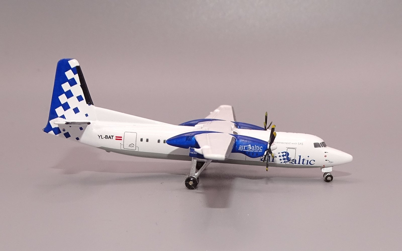 AIRBALTIC_F50_09