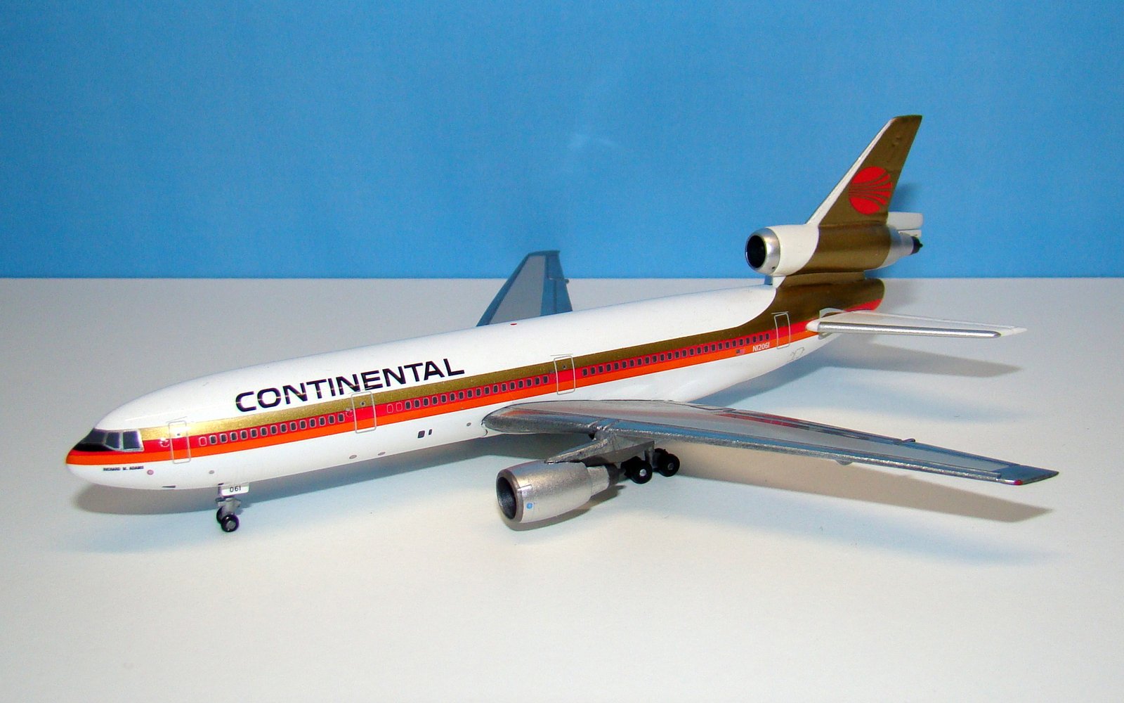 CO_DC10_10
