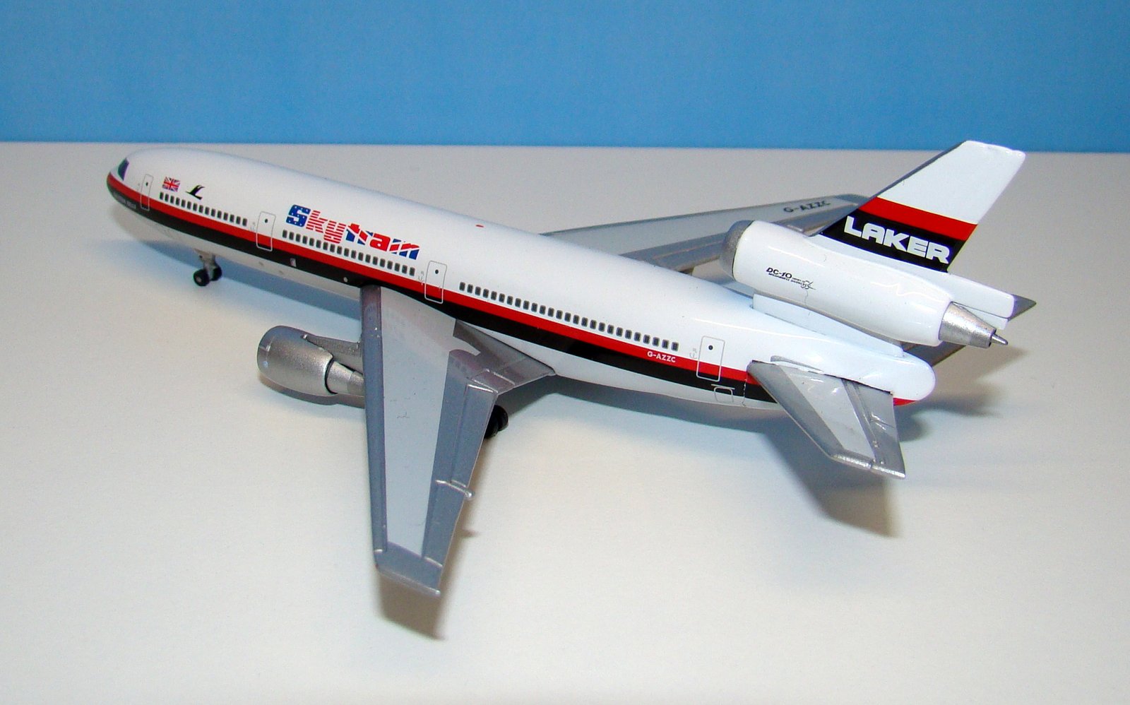LAKER_DC10_02