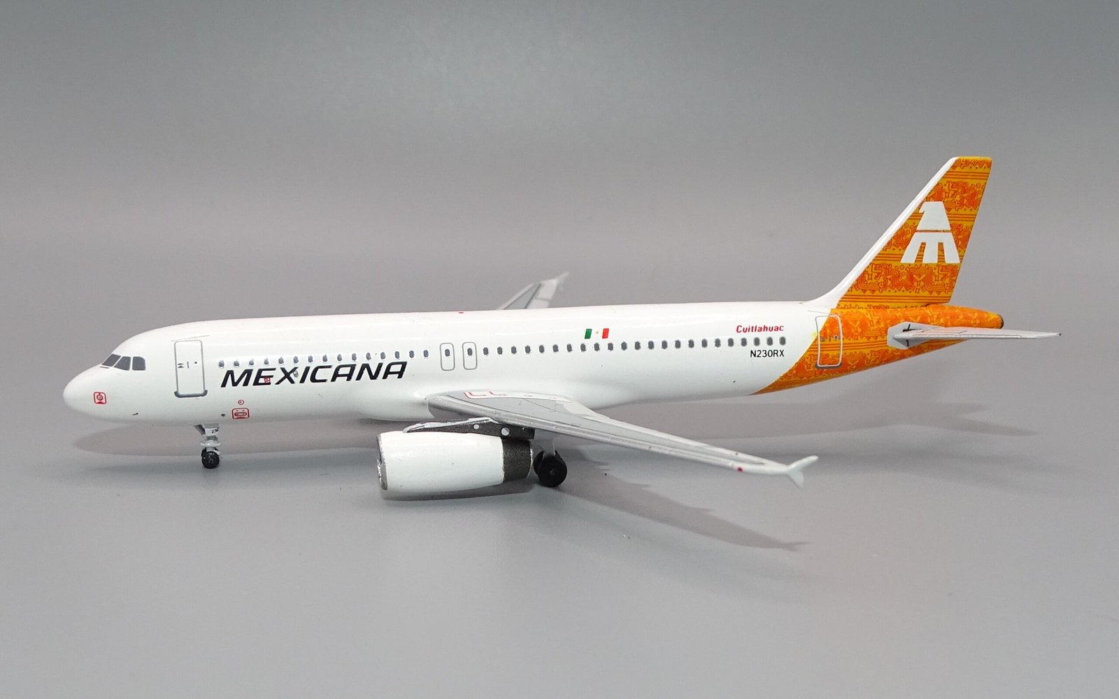 Mexicana Airbus A320 N230RX Atzacualco Clrs