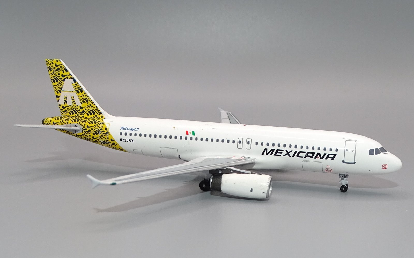 Mexicana Airbus A320 N225RX Talavera Clrs