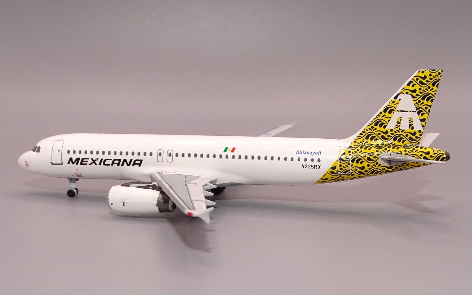 Mexicana Airbus A320 N225RX Talavera Clrs