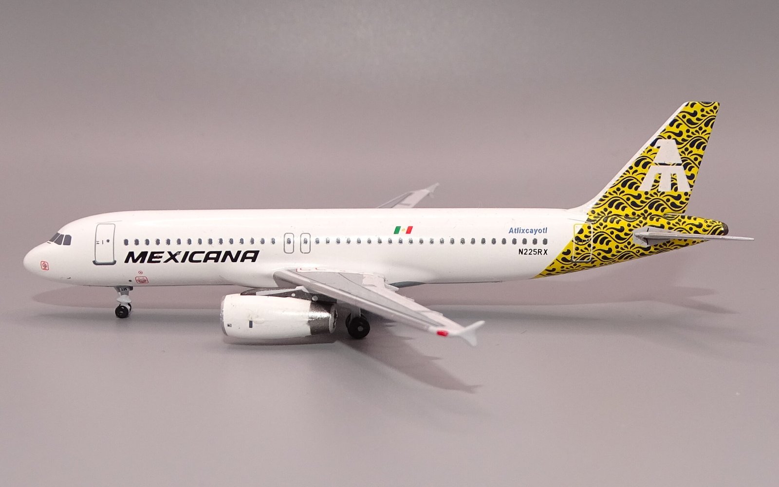 Mexicana Airbus A320 N225RX Talavera Clrs