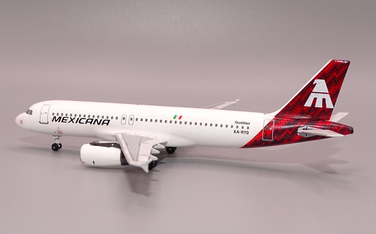 Mexicana Airbus A320 XA-RYQ Teotitlan Clrs