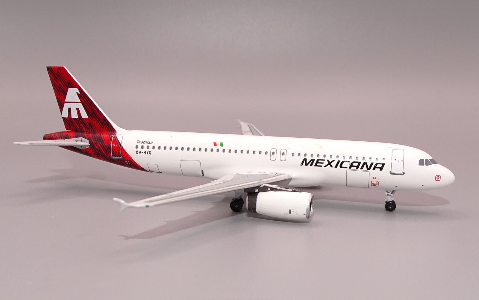 Mexicana Airbus A320 XA-RYQ Teotitlan Clrs
