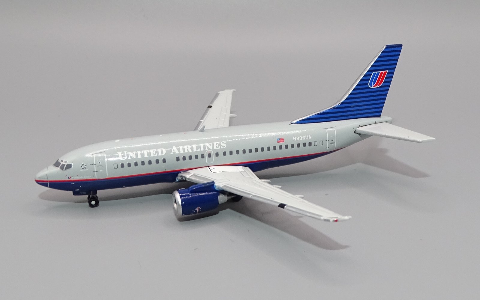 UA_B735_N936UA_02