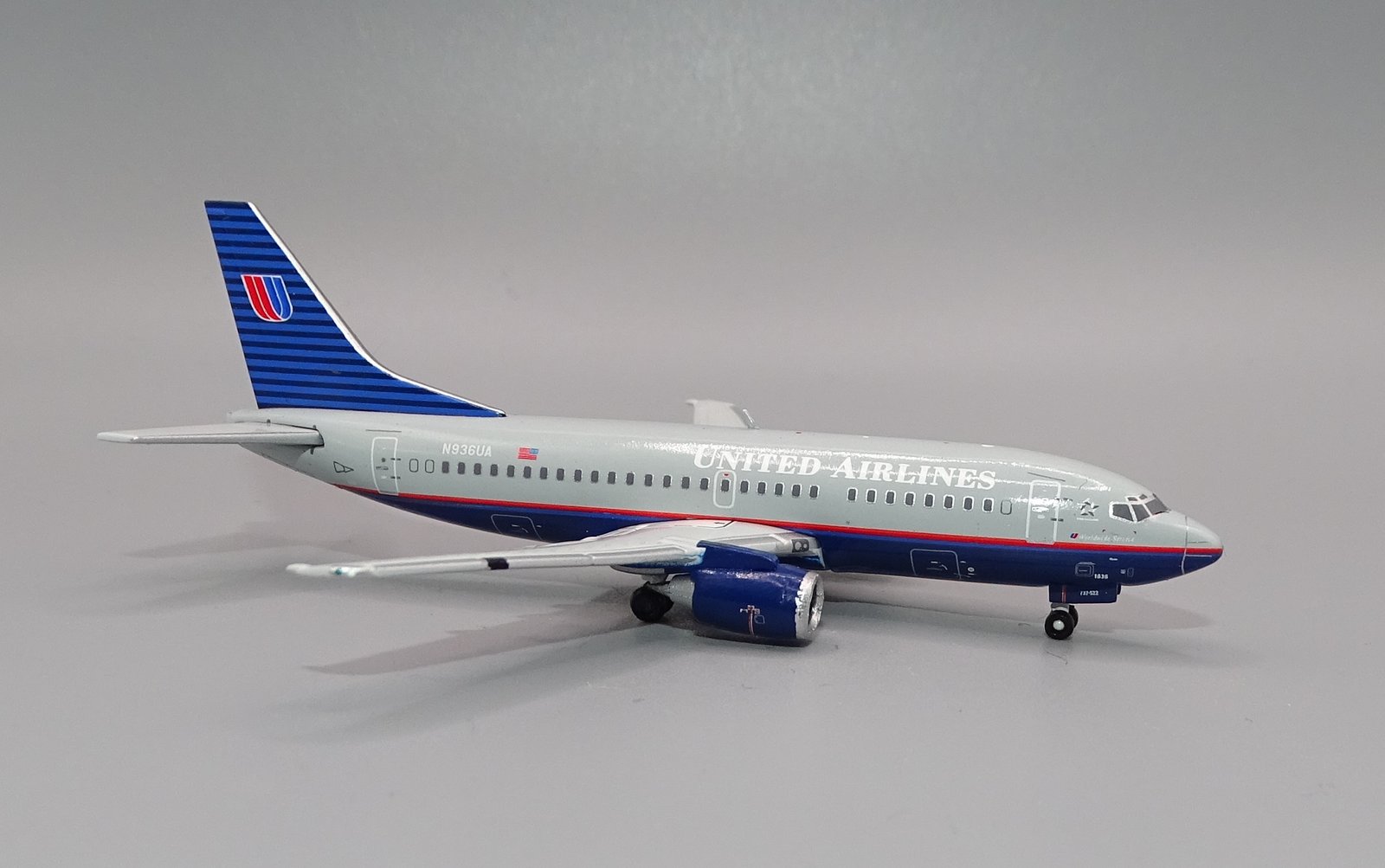 UA_B735_N936UA_09