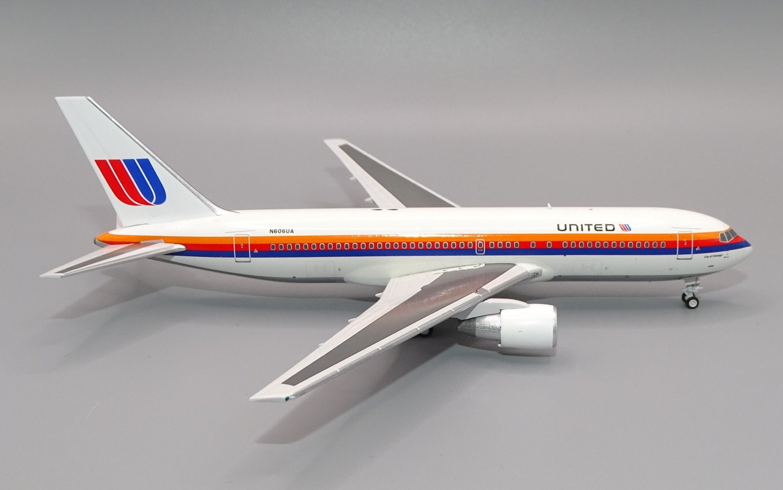 UA_B767-222_N606UA_11
