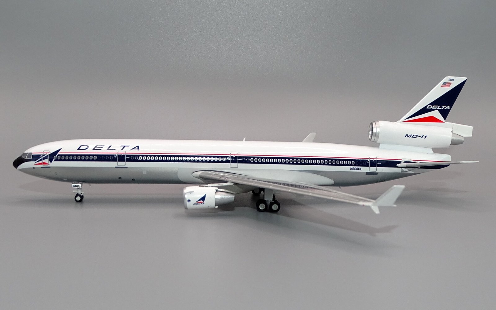 DL_MD11_N808DE_05