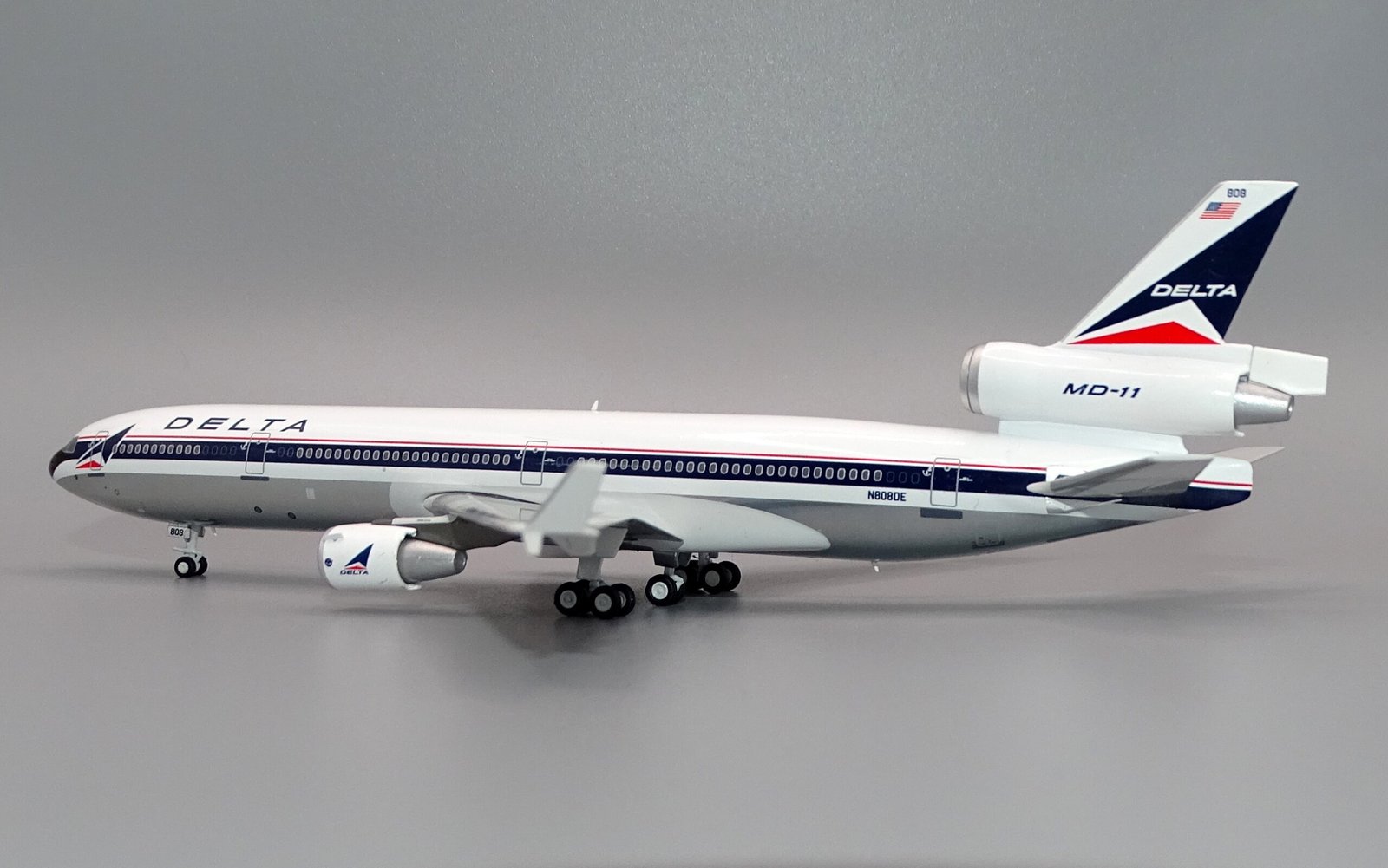 DL_MD11_N808DE_08