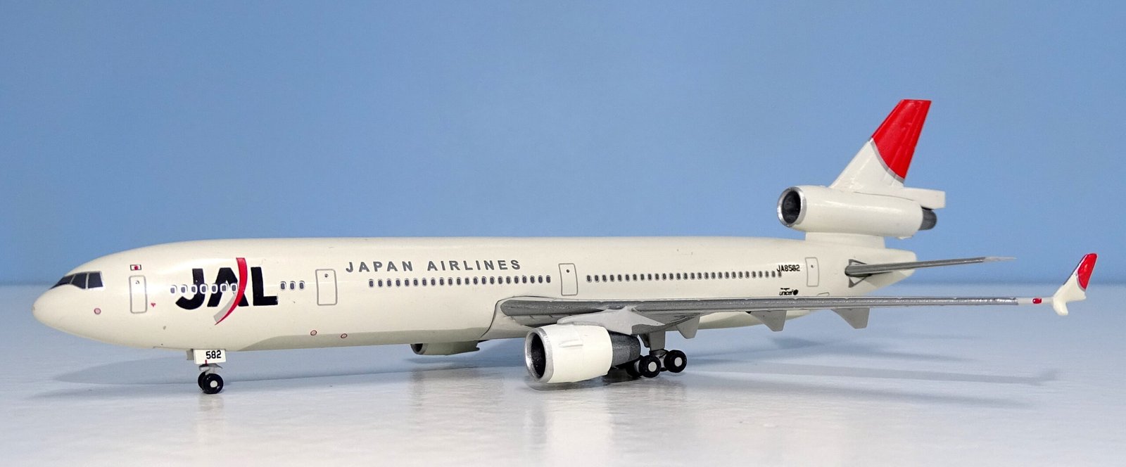 JAL_MD11_16