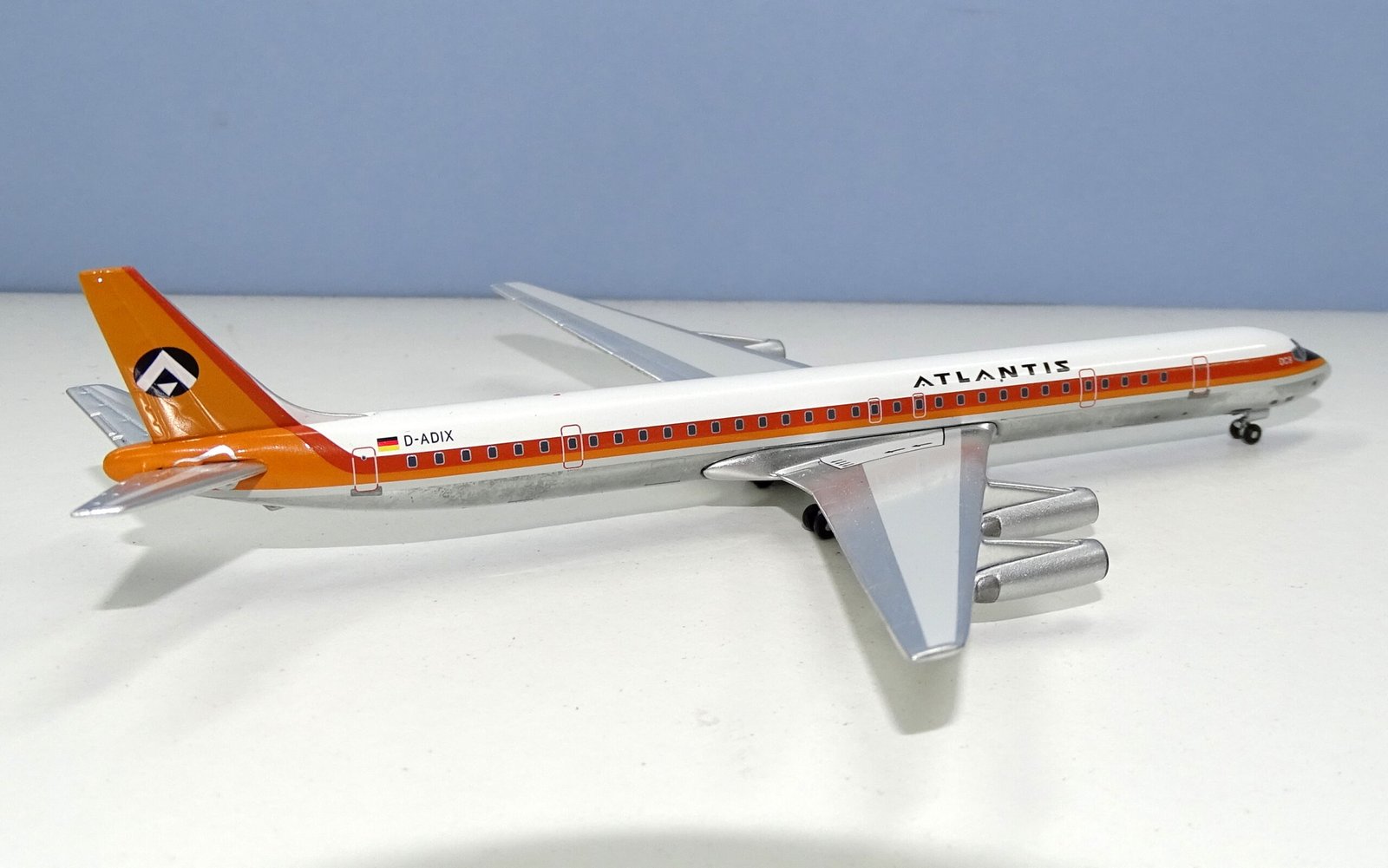 ATLANTIS_DC8_08