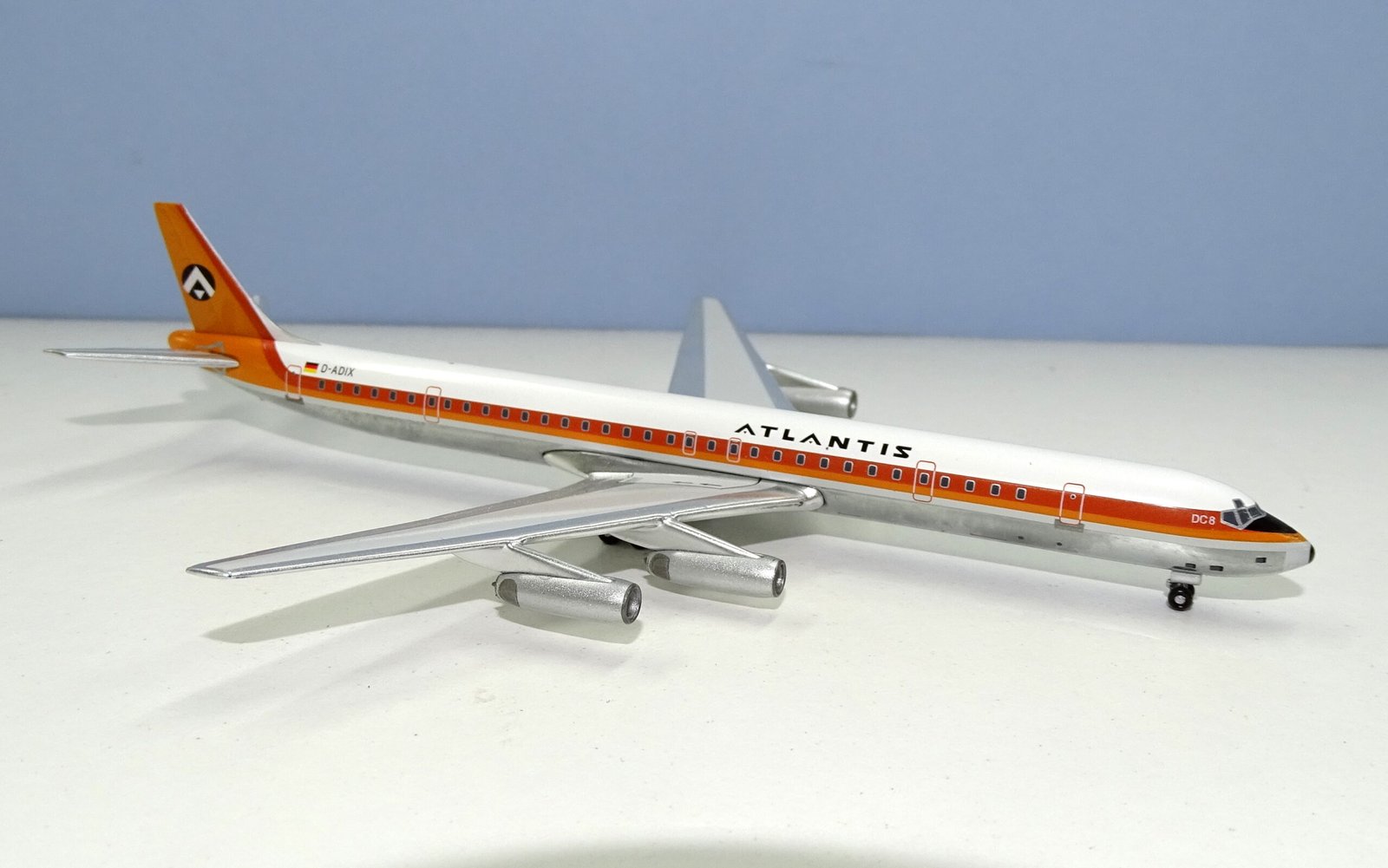 ATLANTIS_DC8_12