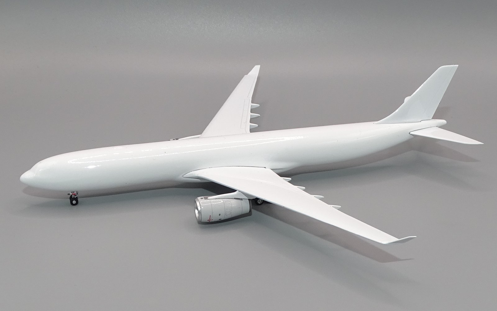 AV400_A330-300_01