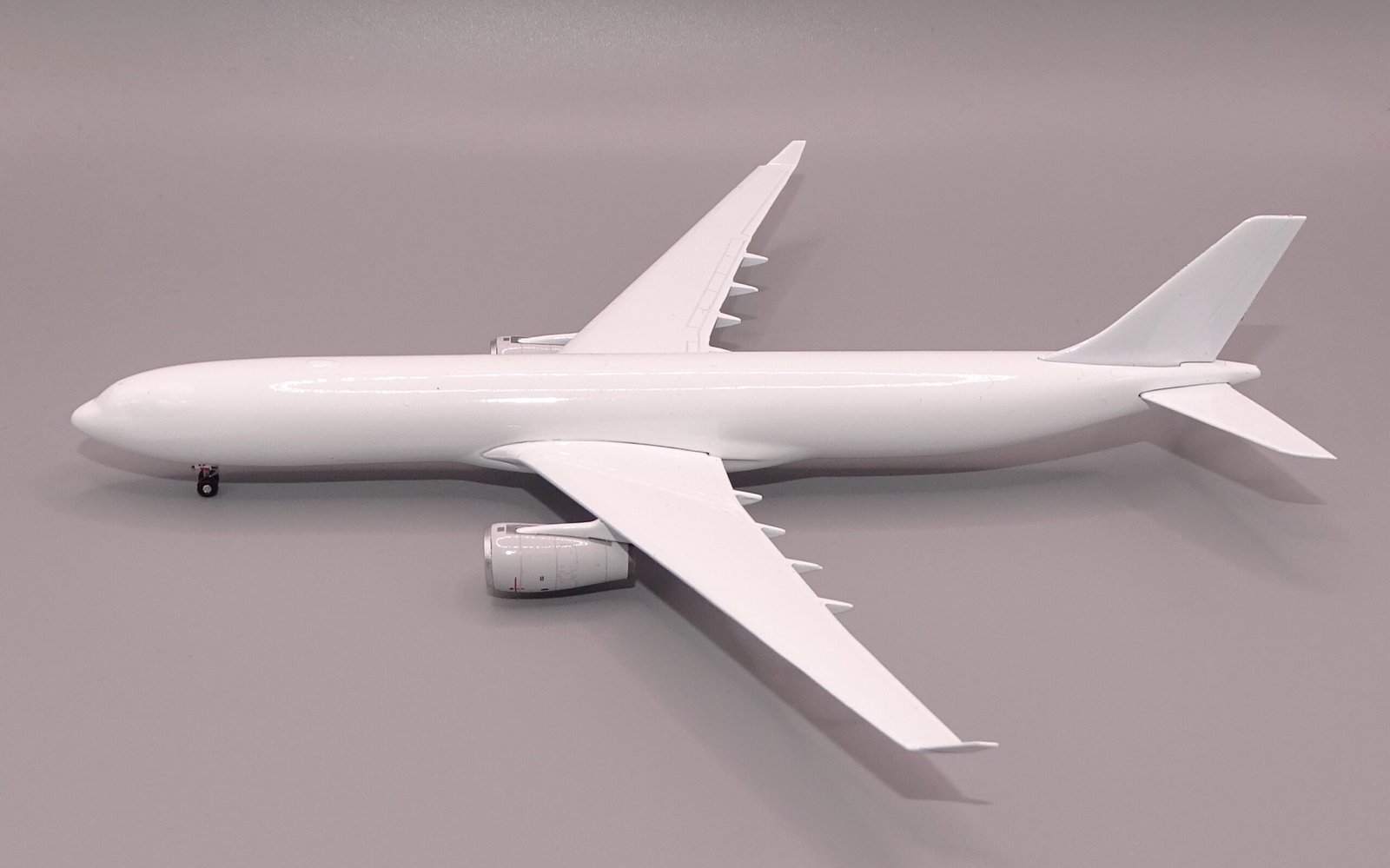 AV400_A330-300_04