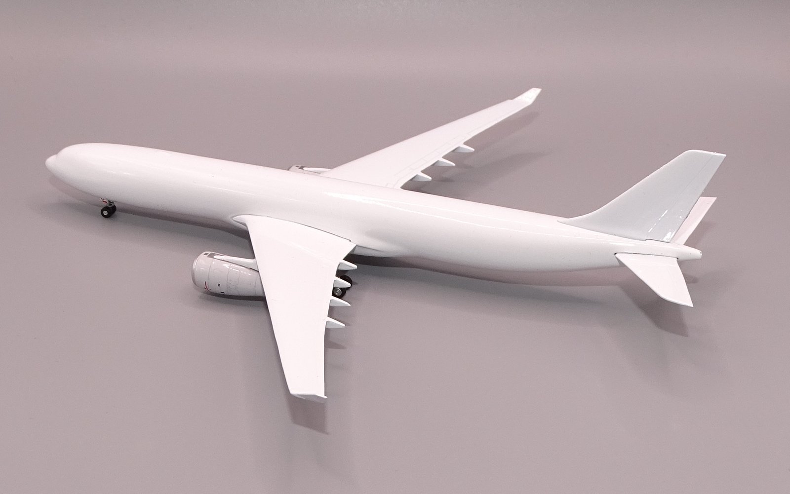 AV400_A330-300_07
