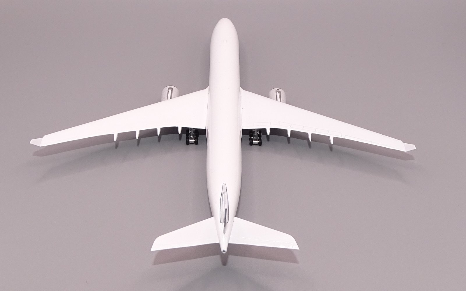 AV400_A330-300_09