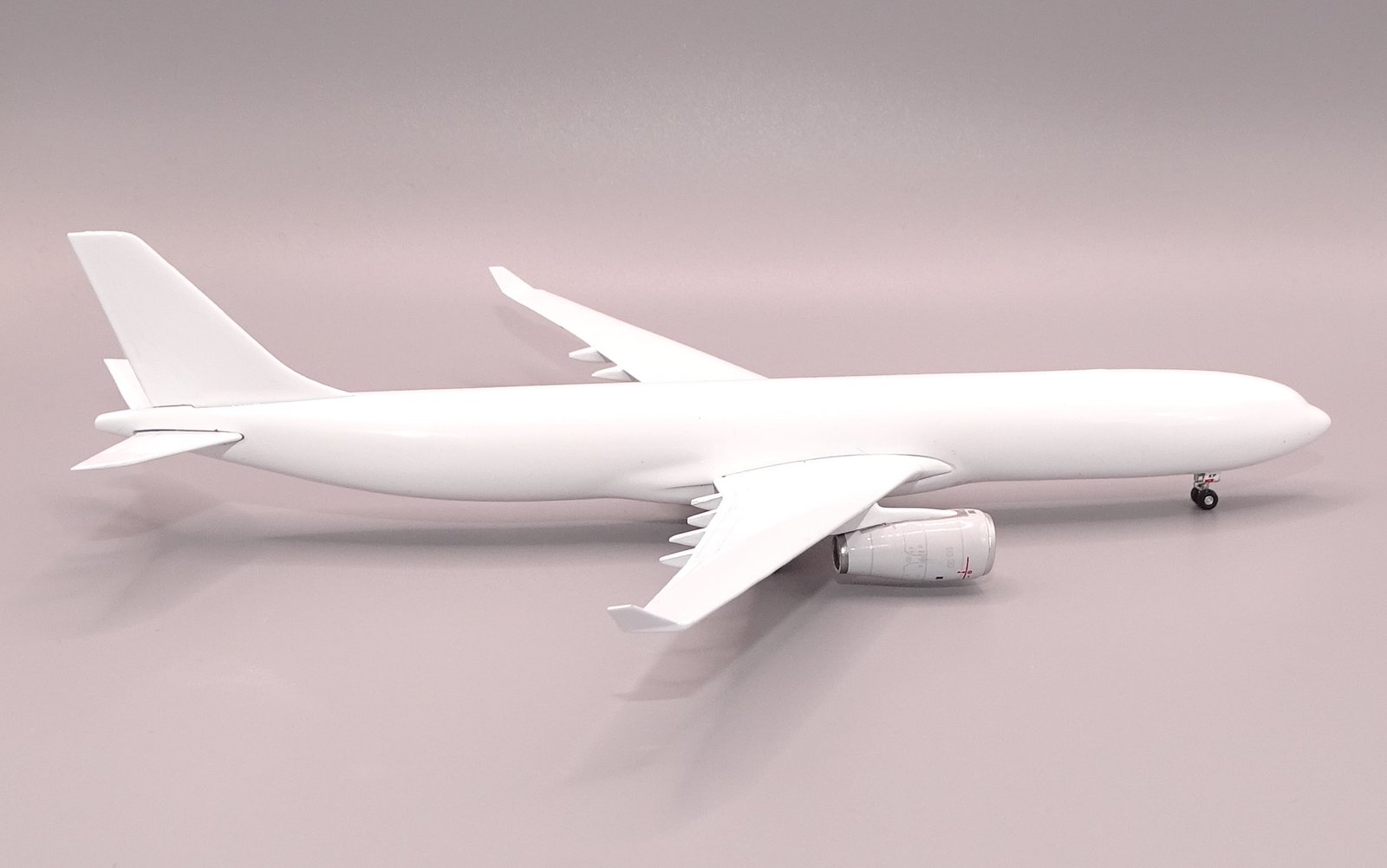 AV400_A330-300_11